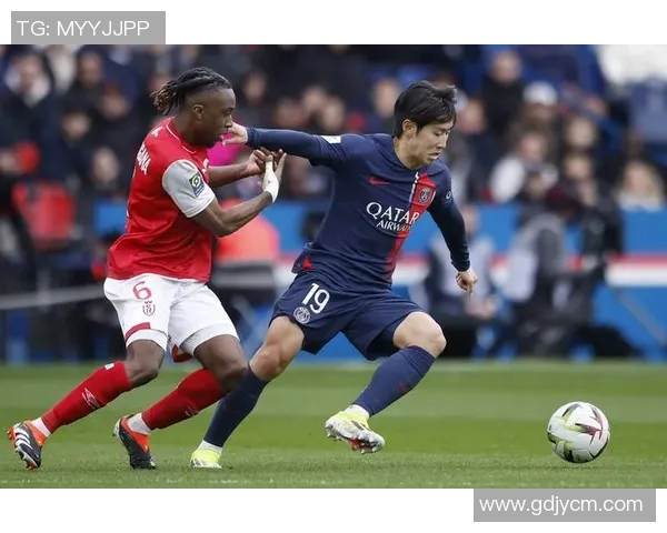 2020年曼联与巴黎圣日耳曼激战回顾：一场足球盛宴的精彩瞬间与战术较量