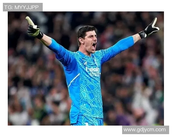 库尔图瓦：从守门员到传奇的成长之路与足球生涯回顾