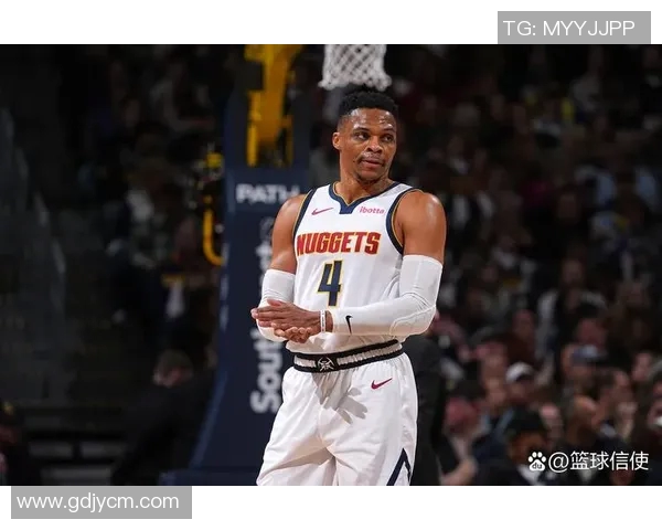 拉塞尔威斯布鲁克的篮球传奇与职业生涯的辉煌成就探讨 拉塞尔威斯布鲁克的篮球传奇与职业生涯的辉煌成就探讨