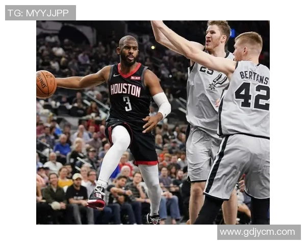 火箭与雷霆激战正酣NBA精彩比赛直播全程回顾与分析 火箭与雷霆激战正酣NBA精彩比赛直播全程回顾与分析