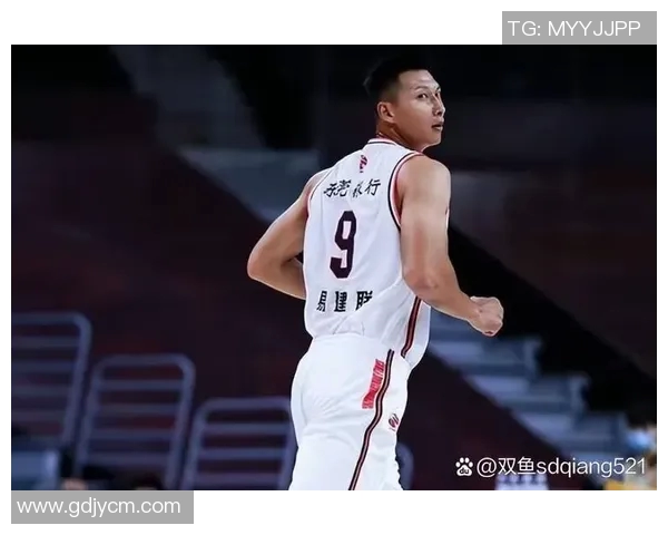 易建联重返赛场展现传奇风采球迷热议其对中国篮球的深远影响与未来发展