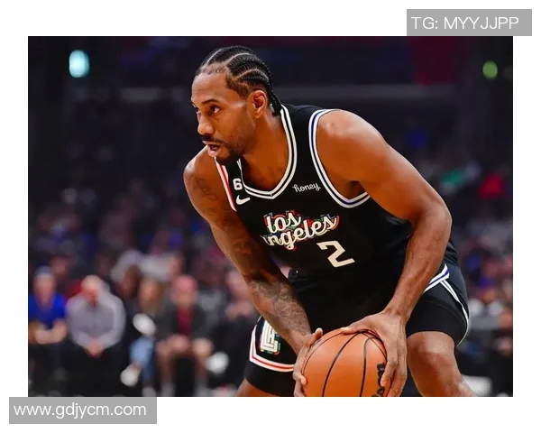 莱昂纳德缺席引发热议快船队遭到NBA官方警告