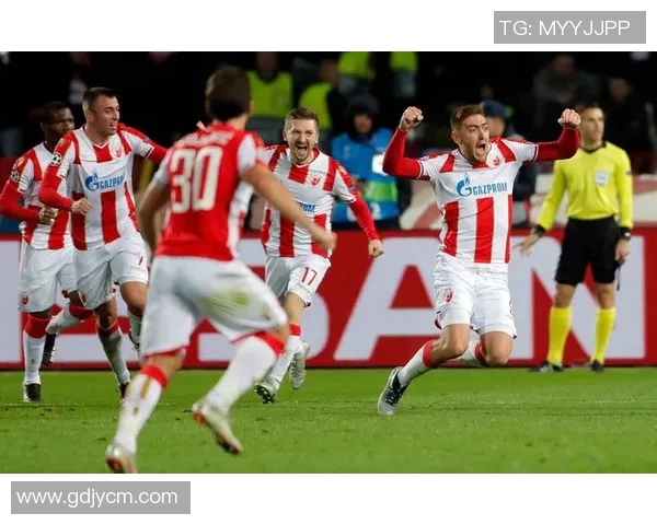 萨斯菲尔德与贝尔格的精彩对决揭示足球战术与团队精神的完美结合