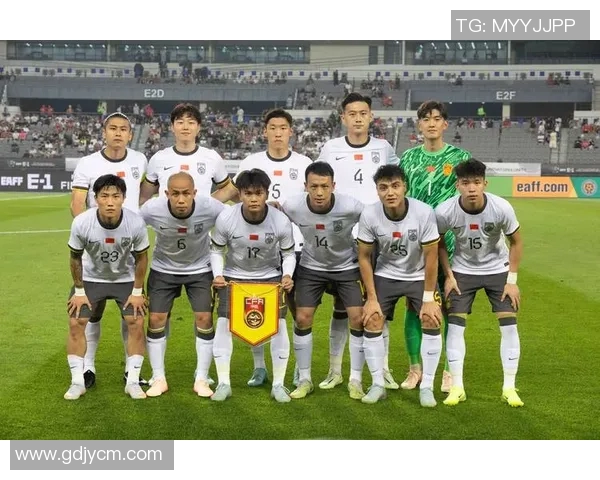 中国足球队迎战泰国队期待逆袭全力争胜展现拼搏精神