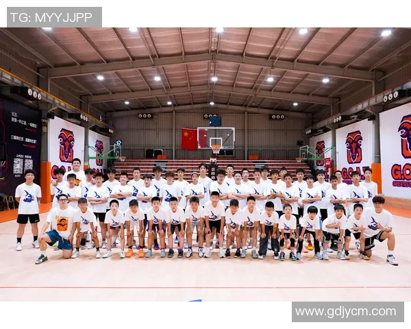 吴前：从青年才俊到篮球明星的成长之路与未来展望