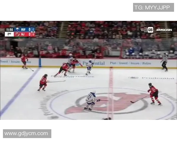 小鸭与国王冰球对决精彩纷呈谁能在NHL赛场上笑到最后 小鸭与国王冰球对决精彩纷呈谁能在NHL赛场上笑到最后