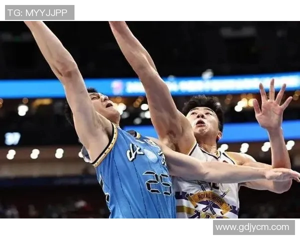 浙江稠州迎战北控篮球队双方实力对决引发球迷热议 浙江稠州迎战北控篮球队双方实力对决引发球迷热议