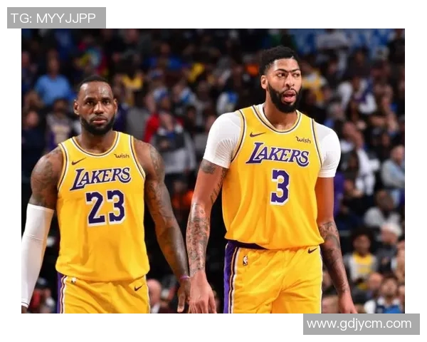 绿军与湖人激战再续经典对决球迷期待巅峰对决的精彩瞬间