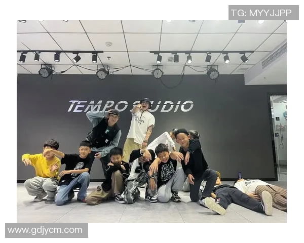 街舞战术解析：深入探讨上海街舞队的风格与策略创新MBA