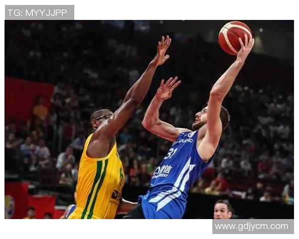 对话杨磊：回顾篮球生涯中的挑战与成长之路